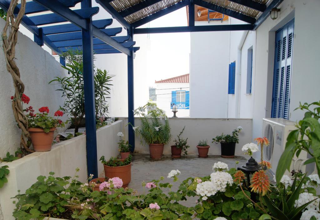 Idroussa Apartment Баци Екстериор снимка