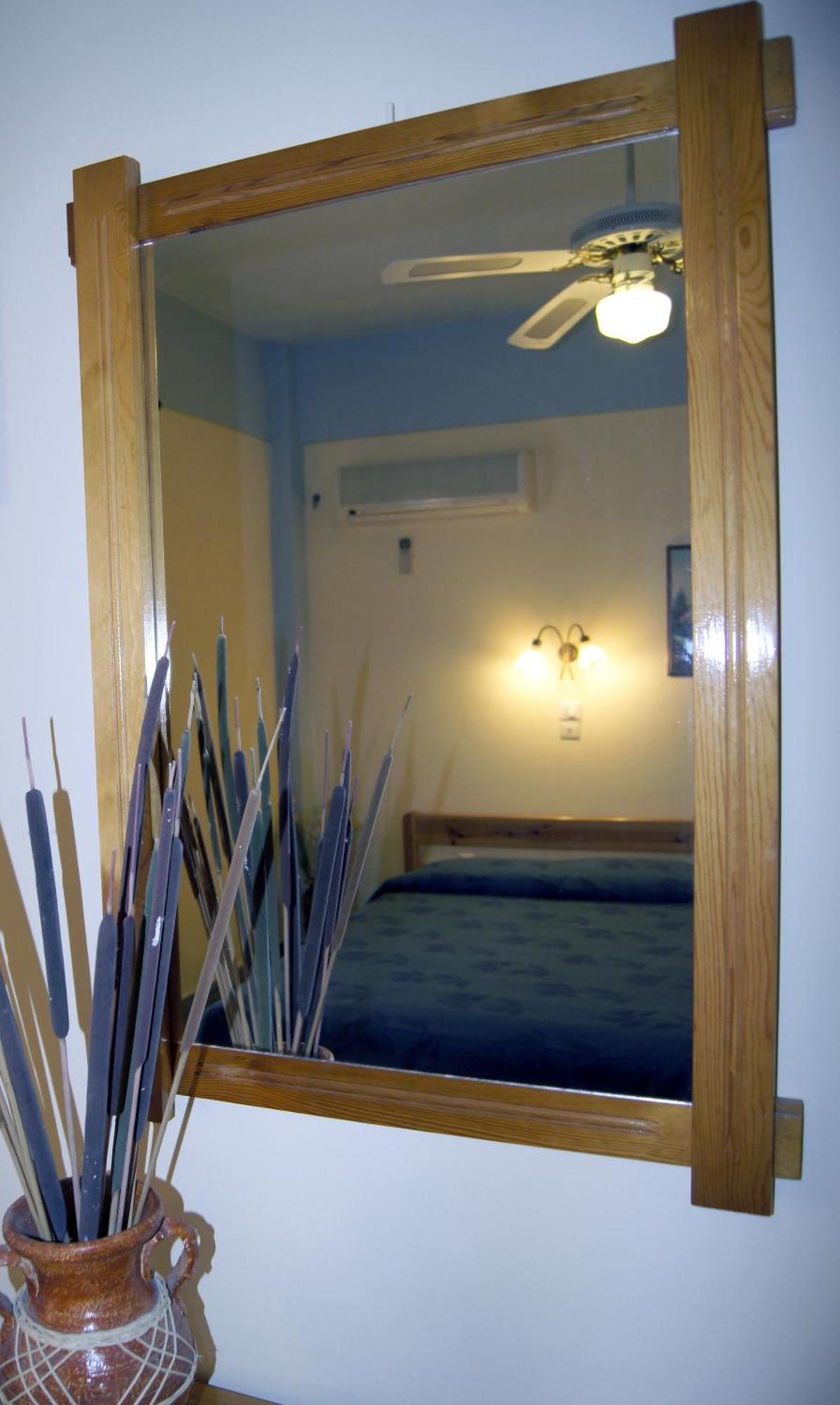 Idroussa Apartment Баци Стая снимка
