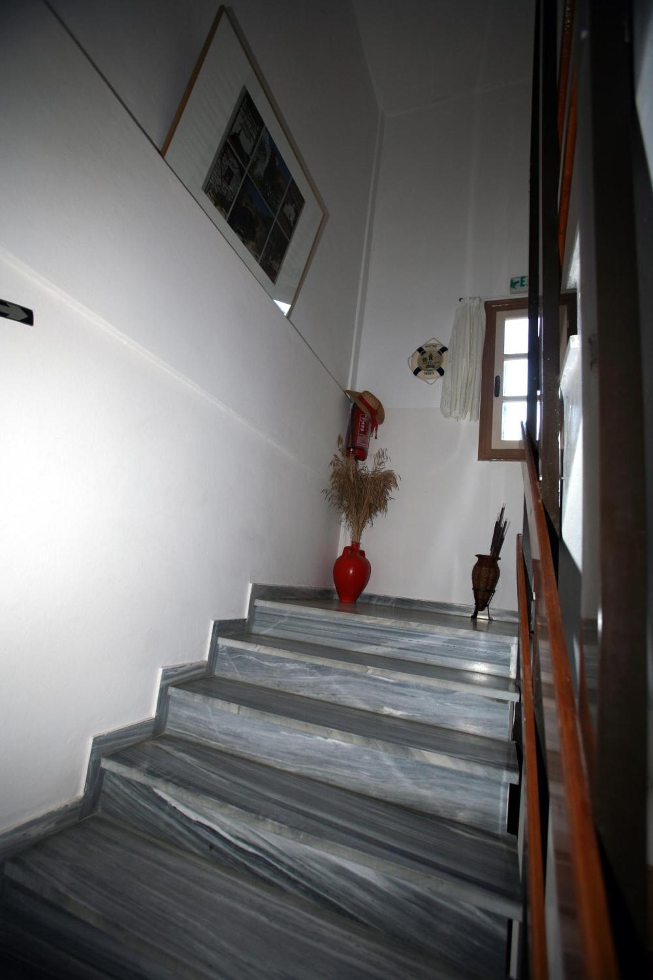 Idroussa Apartment Баци Екстериор снимка