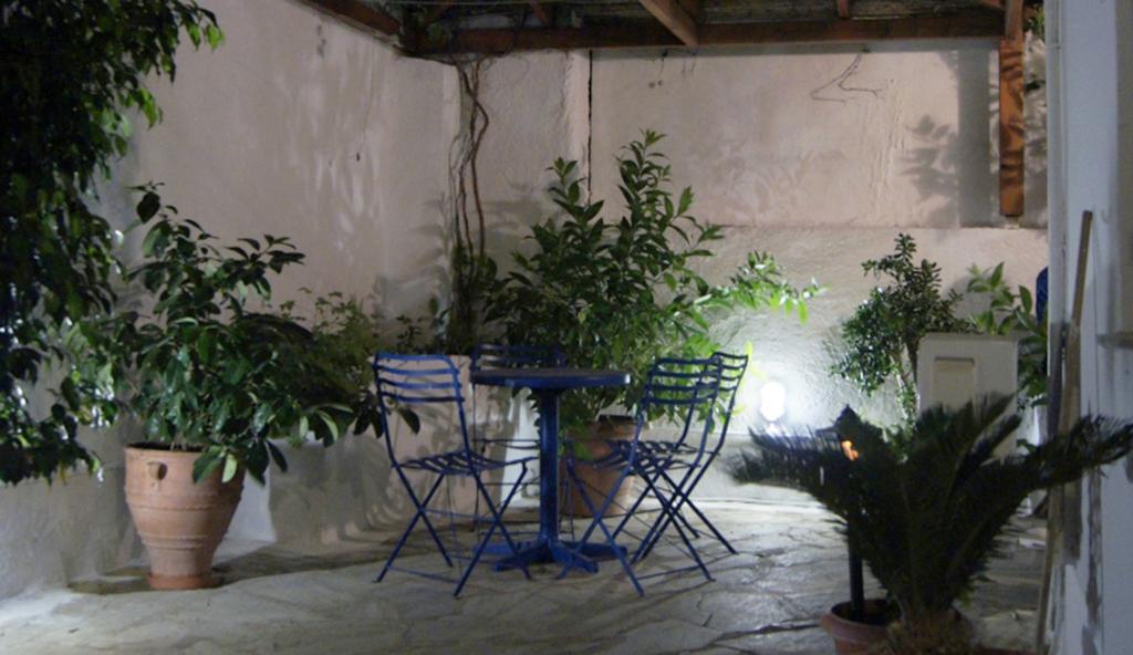 Idroussa Apartment Баци Екстериор снимка